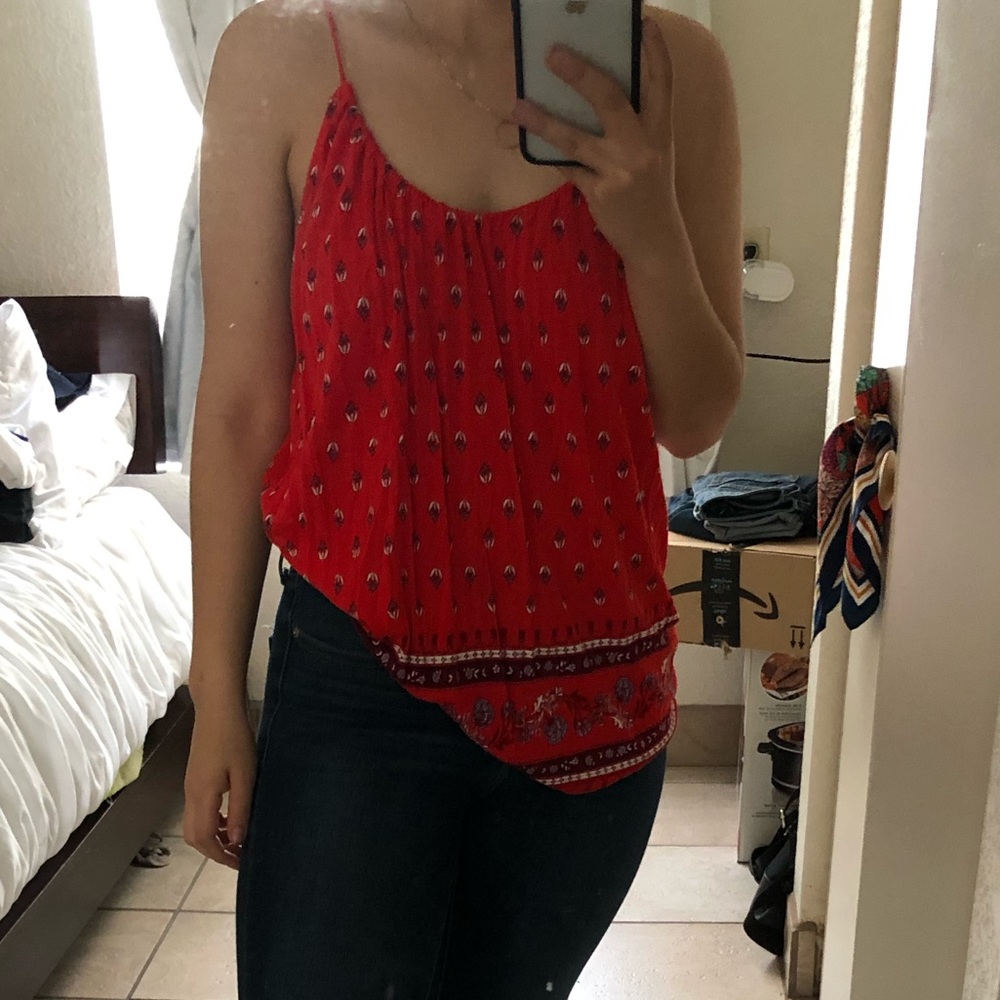 Red spaghetti stripes blouse.